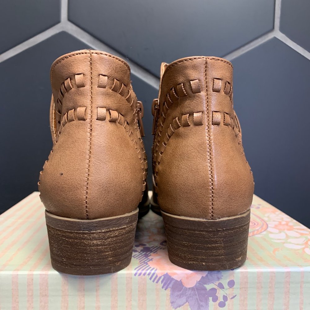 New W/ Box! Womens Very G Azteca Ankle Booties - Picture 5 of 7
